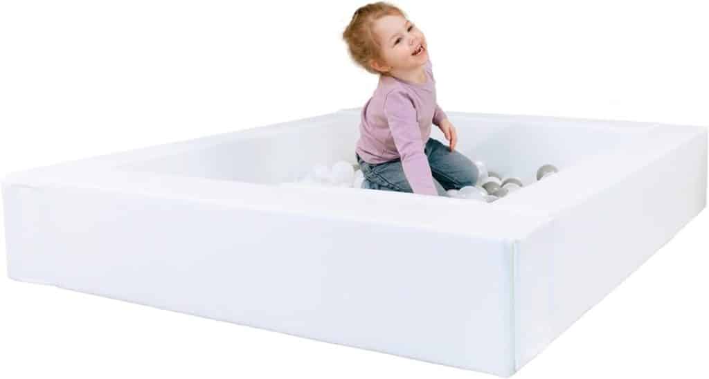 Test de la piscine à balles IGLU pour bébé : motricité et jeu