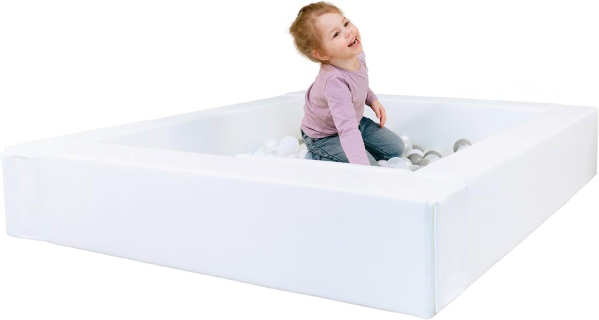 Test de la piscine à balles IGLU pour bébé : motricité et jeu