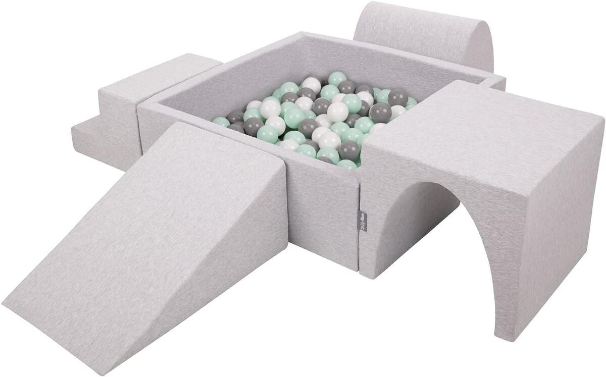 Test de l'aire de jeux en mousse gris clair KiddyMoon : piscine à balles incluse