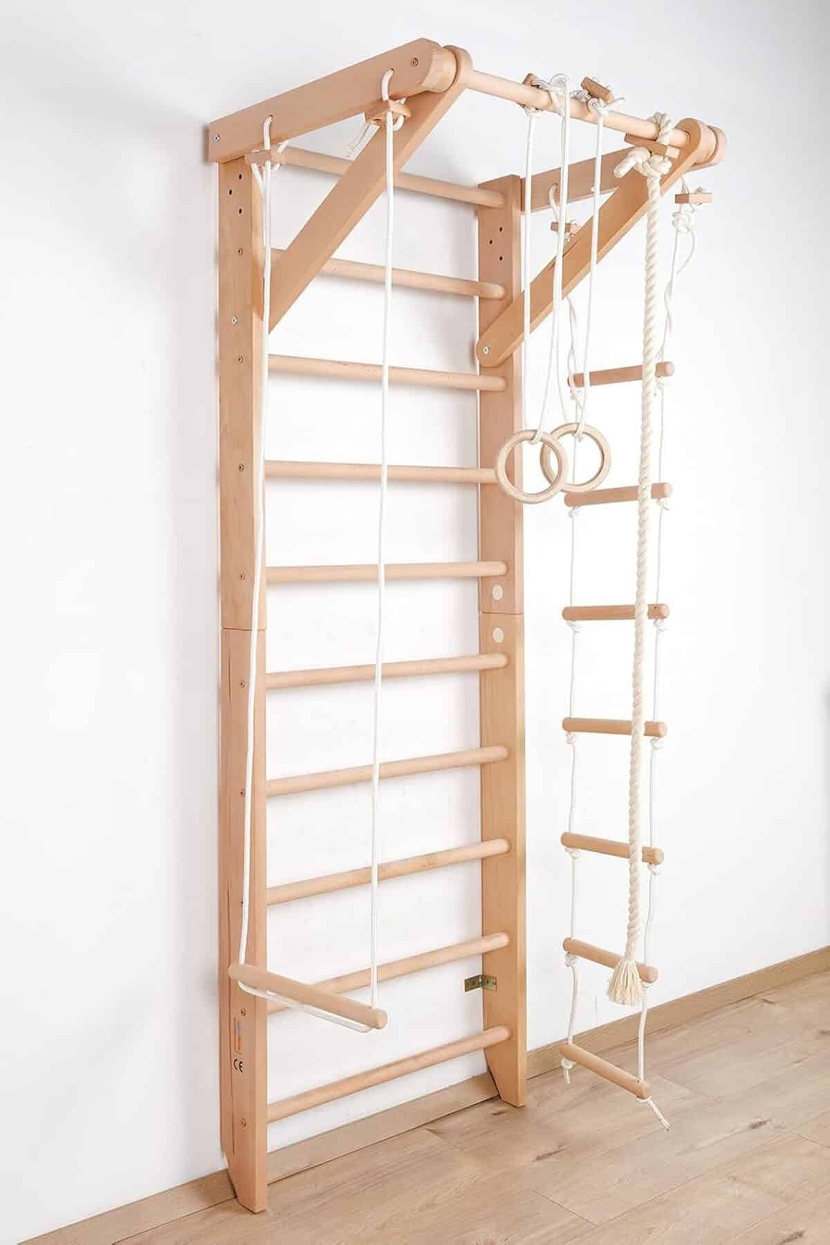 Test de l'échelle suédoise Sport-2-220 en bois pour la motricité