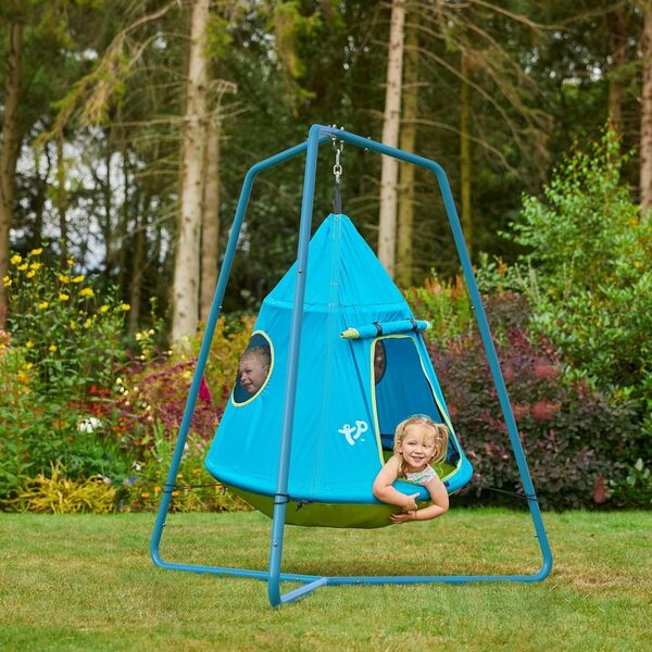 TP Toys Tente OVNI Bleu avec Structure Trépied – Aire de Jeux Suspendue Enfants – Porte et Fenêtre en Filet – Compacte pour Petits Jardins – Dès 2 Ans – Kit d’Ancrage Inclus