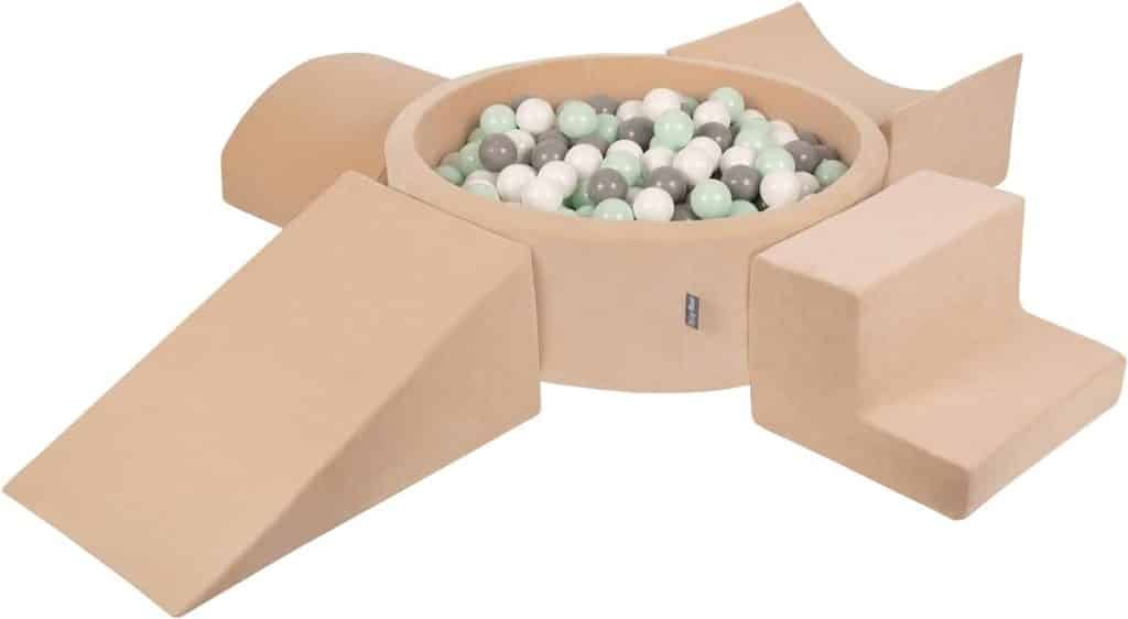 Test KiddyMoon Velvet aire de jeux mousse : balles et obstacles pour enfants