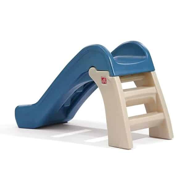 Découvrez notre avis complet sur le toboggan pliant Step2 Play & Fold : design ingénieux, sécurité optimale et amusement pour vos enfants