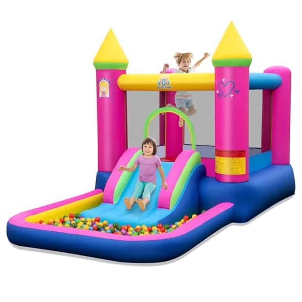 Test du château gonflable Fantask avec toboggan et piscine à balles